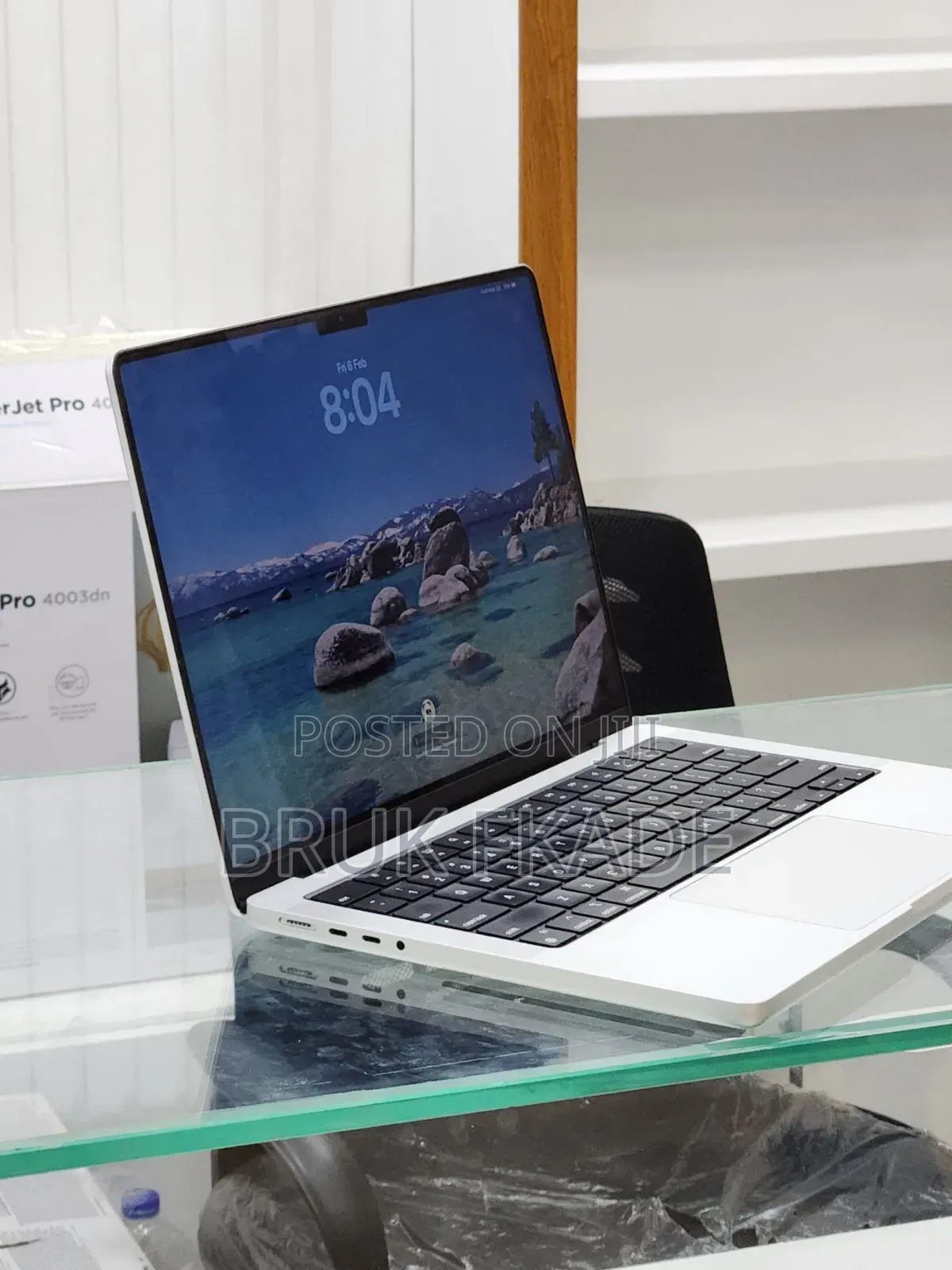 New Laptop Apple MacBook Pro M1 16GB Apple M1 Pro SSD 512GB