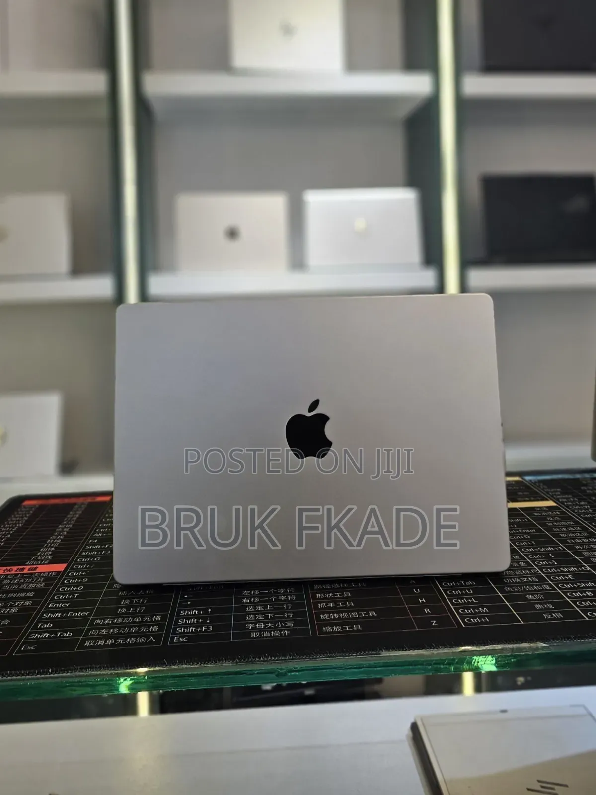 New Laptop Apple Macbook Pro 2025 M5 14-inch 16GB Apple M5 SSD 512GB