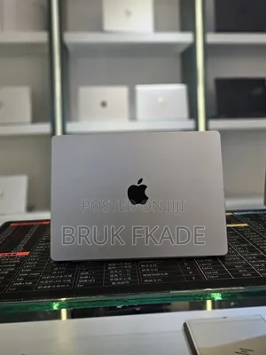 New Laptop Apple Macbook Pro 2025 M5 14-inch 16GB Apple M5 SSD 512GB
