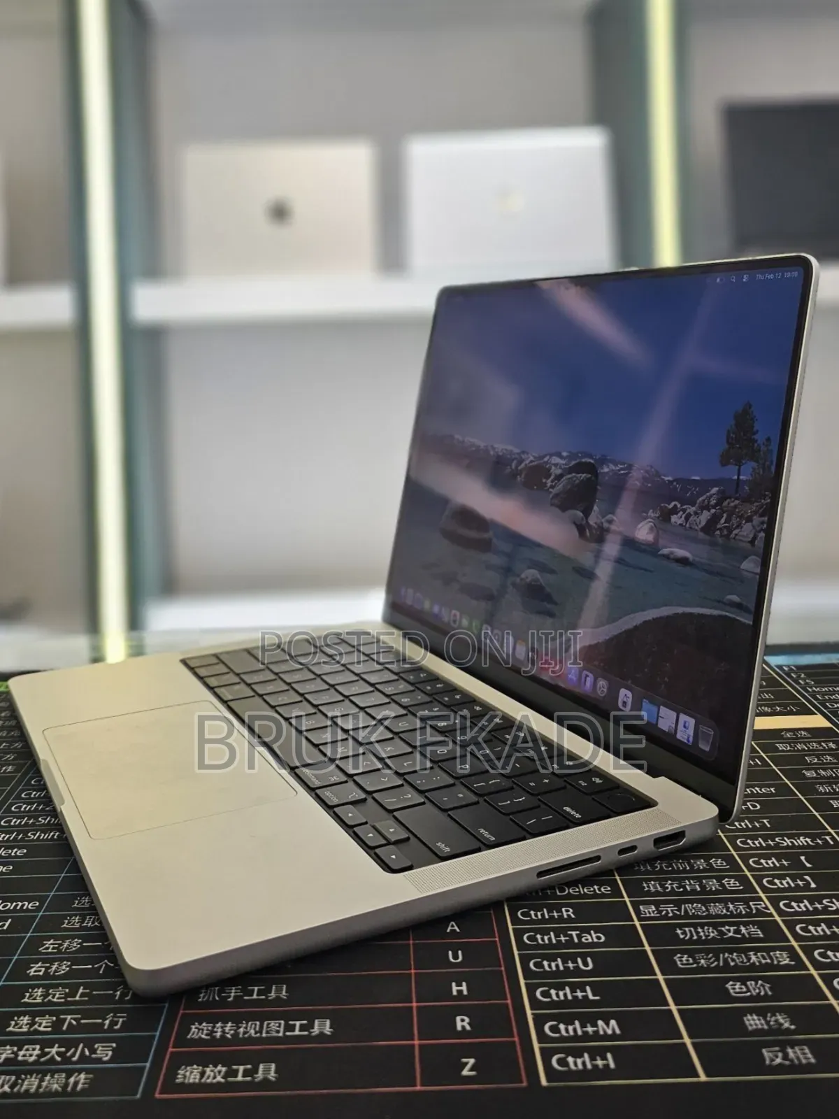 New Laptop Apple Macbook Pro 2025 M5 14-inch 16GB Apple M5 SSD 512GB