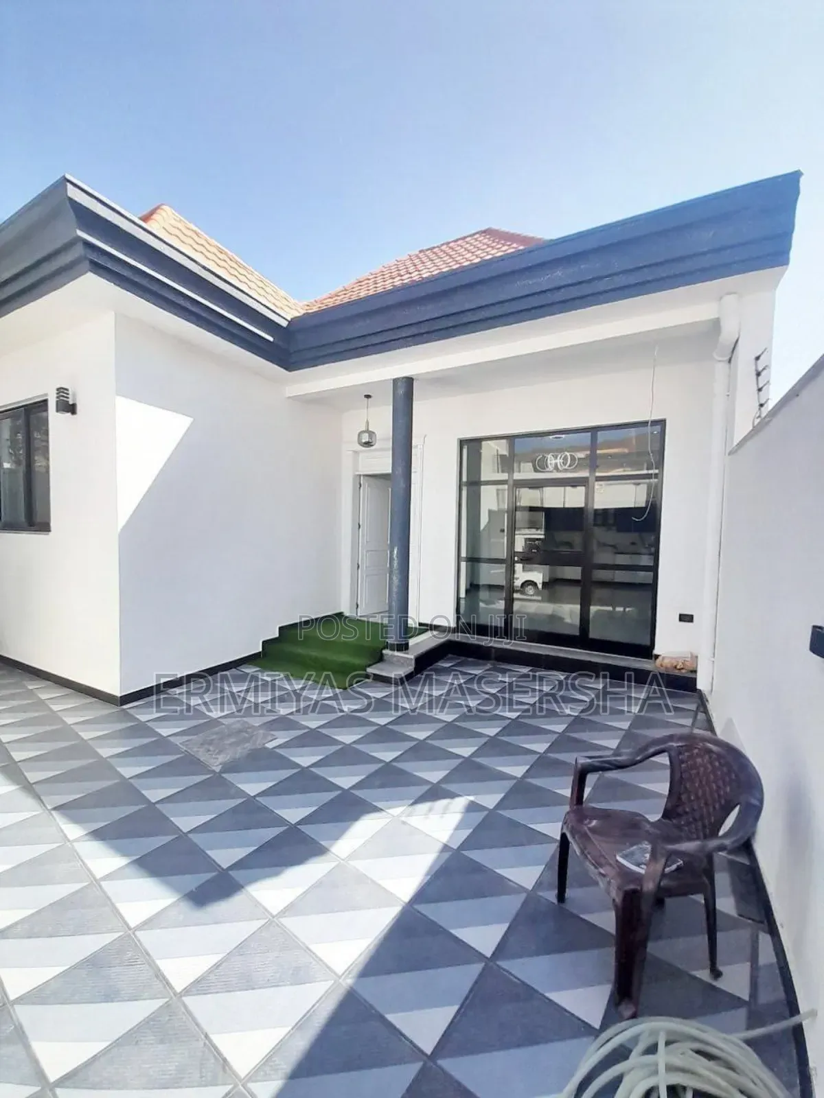 Furnished 4bdrm Villa in Yeka for sale