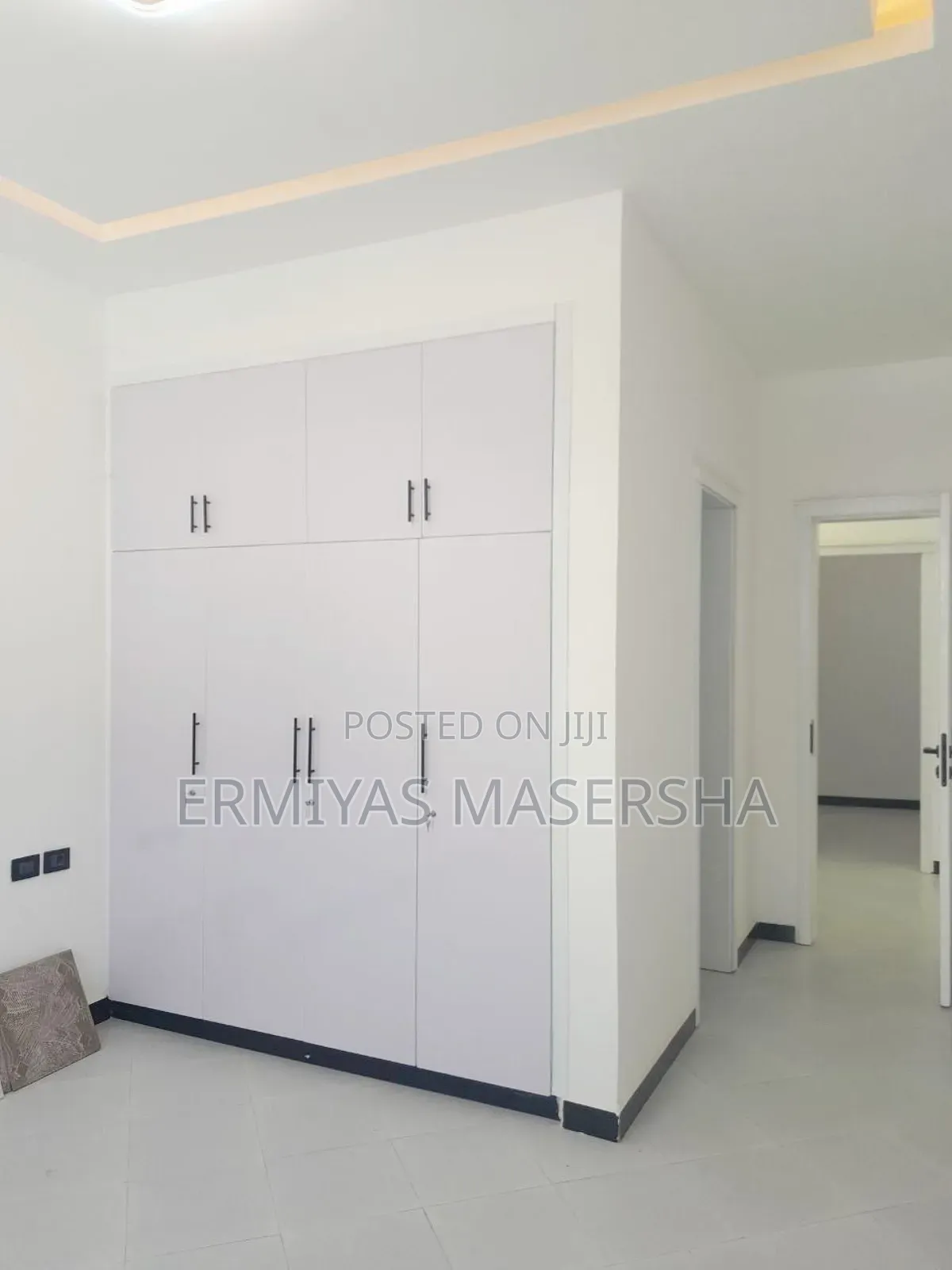 Furnished 4bdrm Villa in Yeka for sale