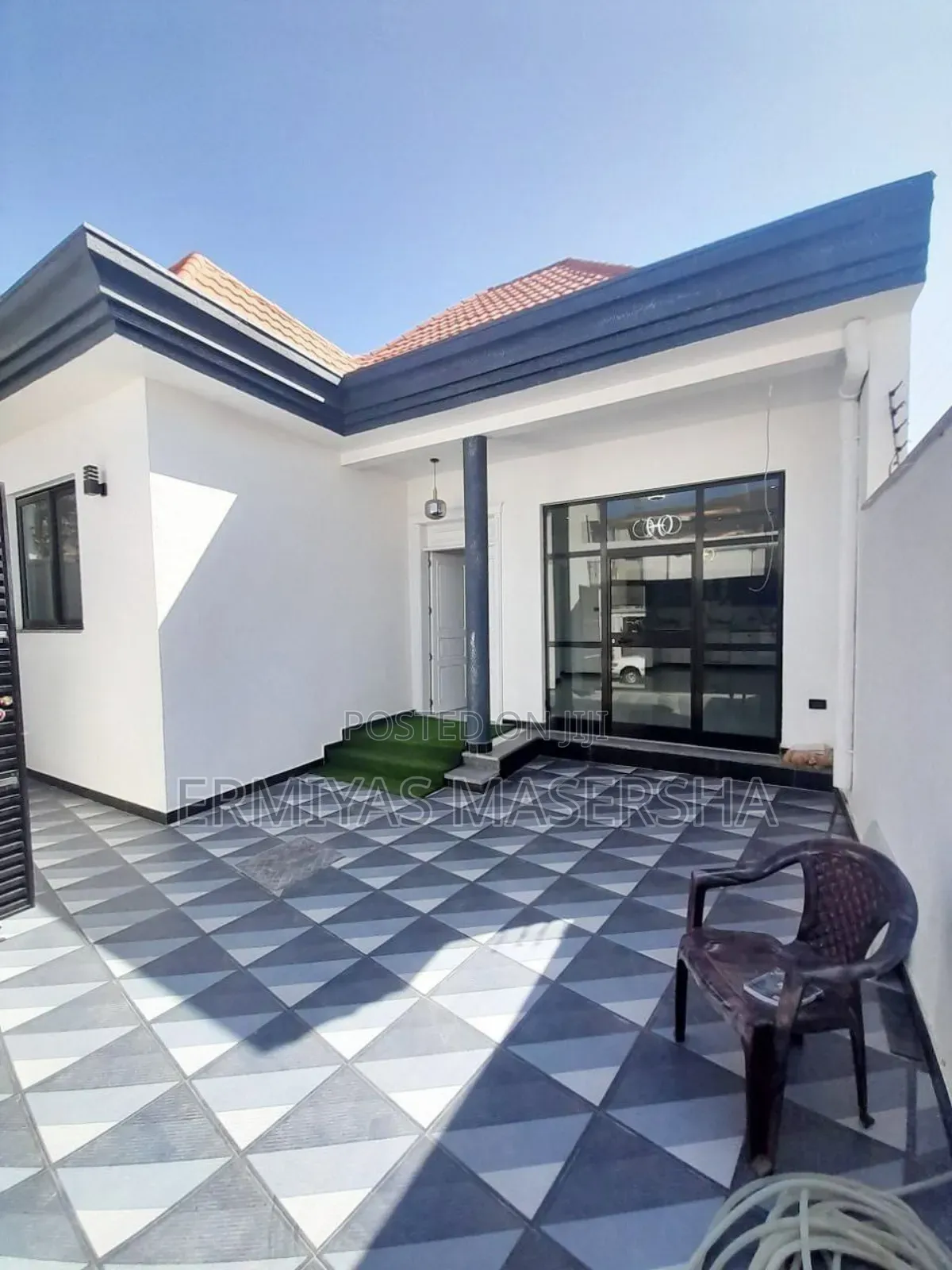 Furnished 4bdrm Villa in Yeka for sale