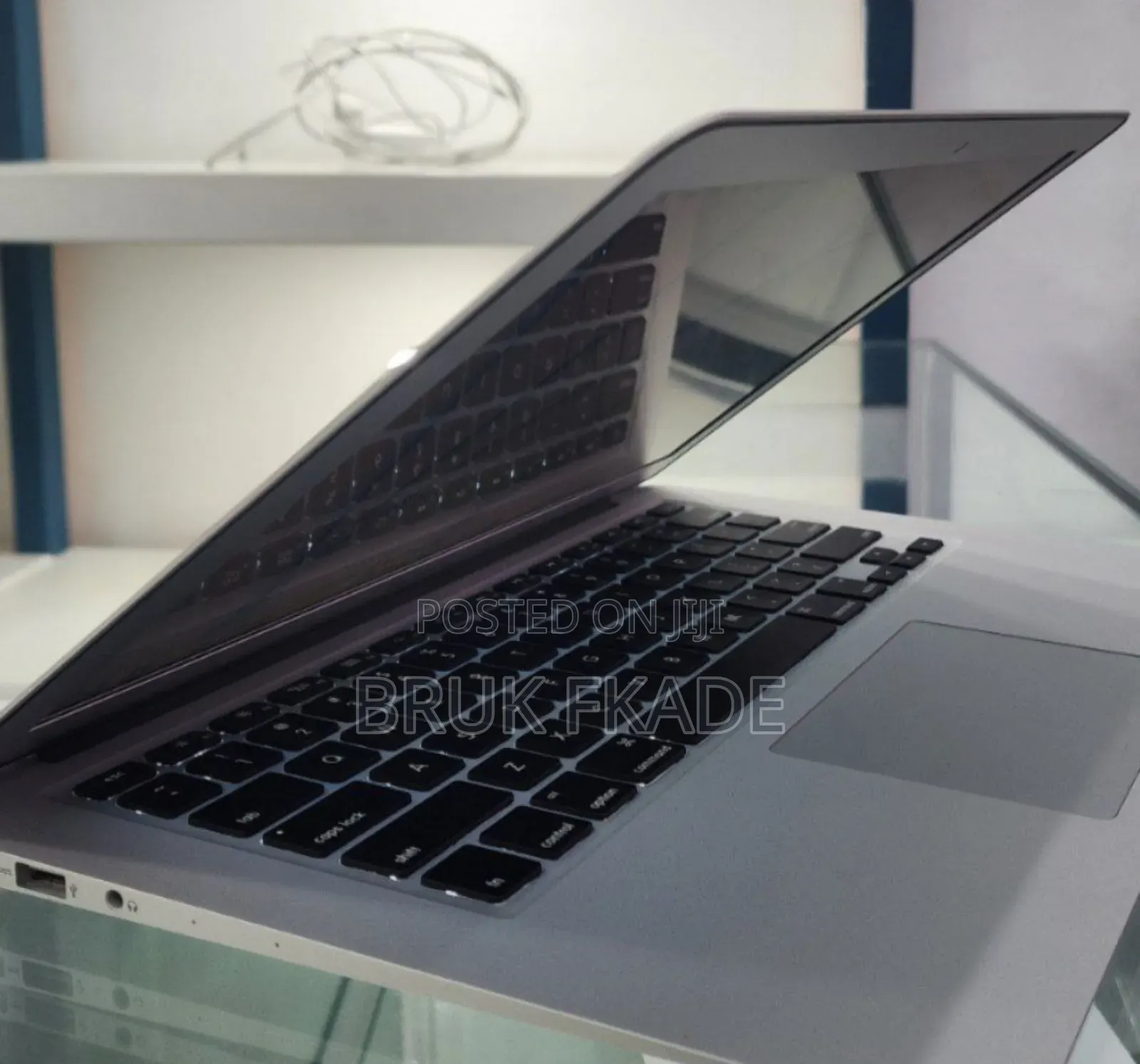 New Laptop Apple MacBook Air 2017 8GB Intel Core i7 SSD 512GB