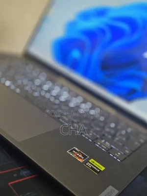 New Laptop Lenovo Yoga 7i 16GB Intel Core i7 SSD 512GB