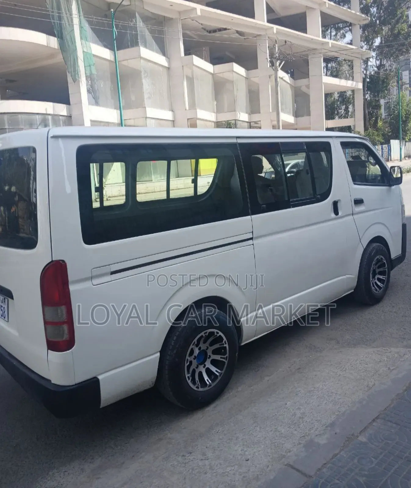 Toyota HiAce 2012 White
