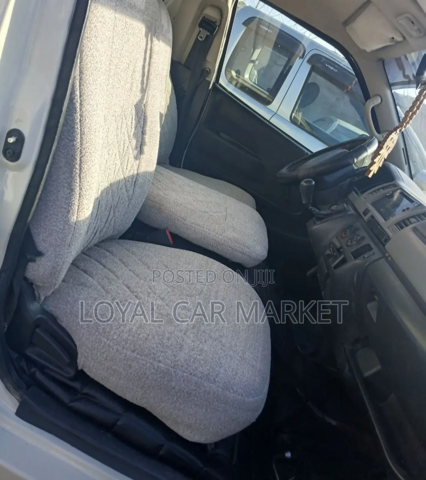 Toyota HiAce 2012 White