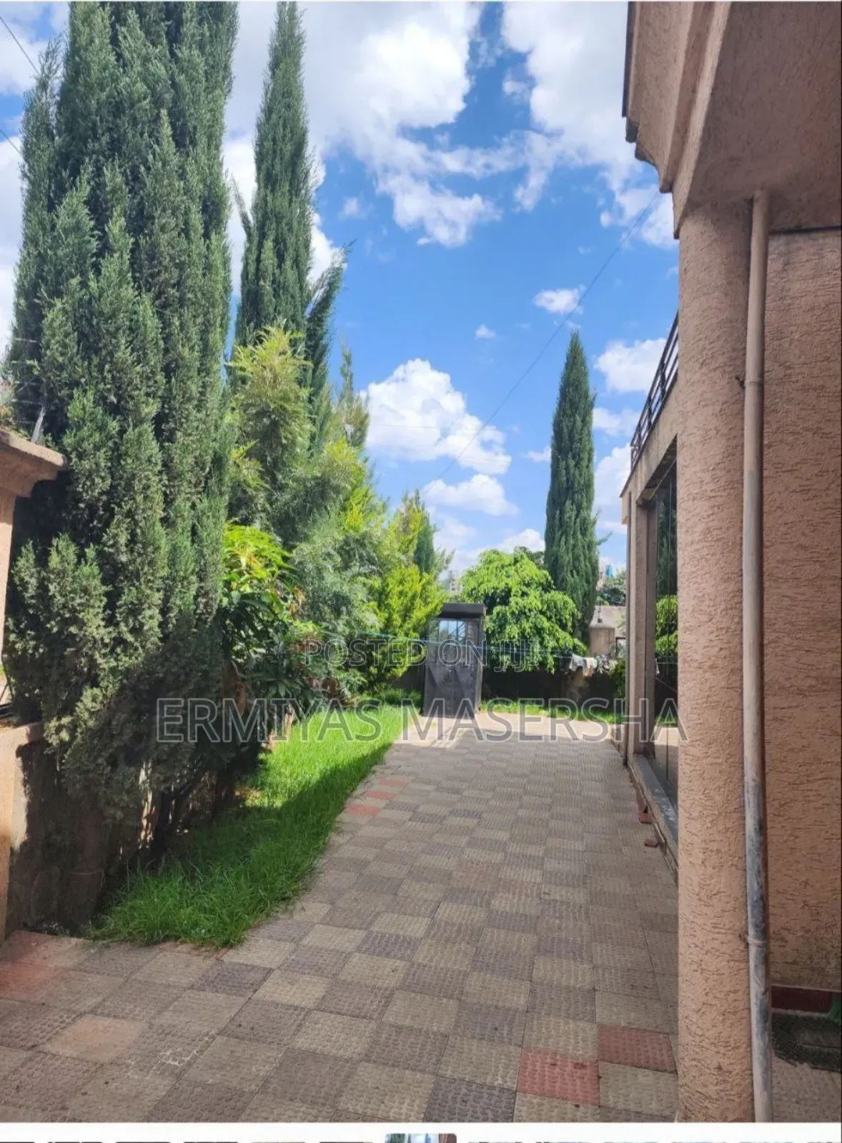 Furnished 9bdrm House in Yeka for sale