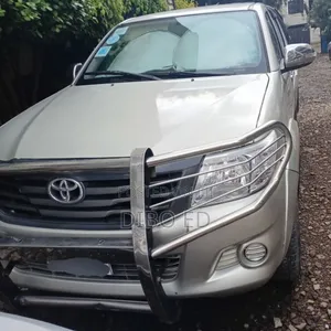 Toyota Hilux 2012 Silver