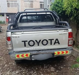 Toyota Hilux 2012 Silver