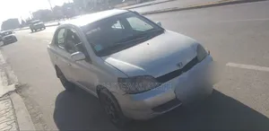 Toyota Platz 2001 Silver