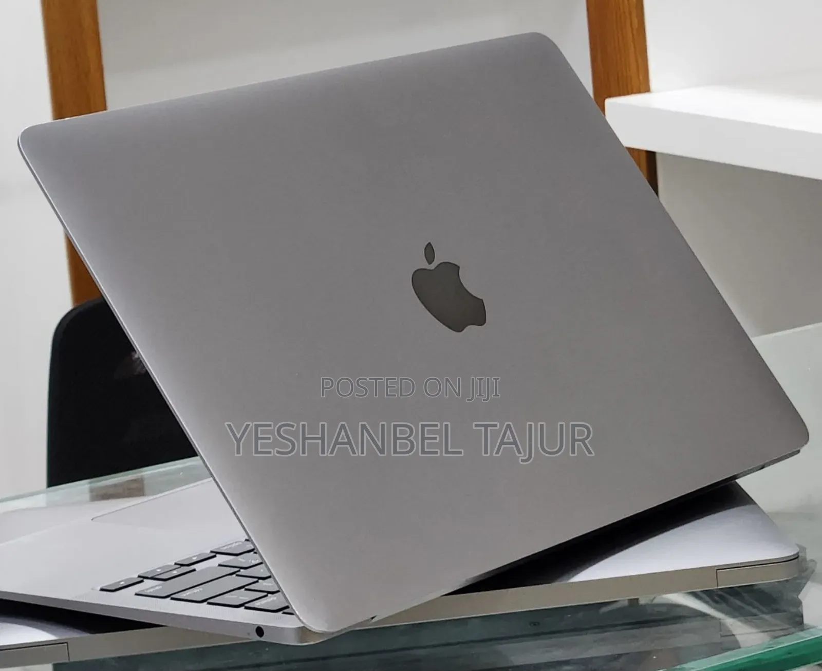 New Laptop Apple MacBook Air 2020 M1 8GB Apple M1 SSD 256GB