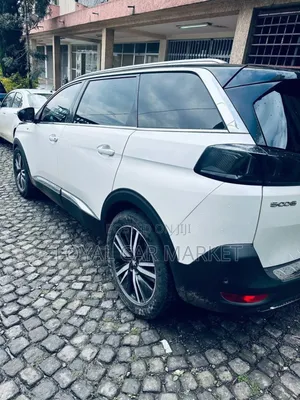 Peugeot 5008 2022 White