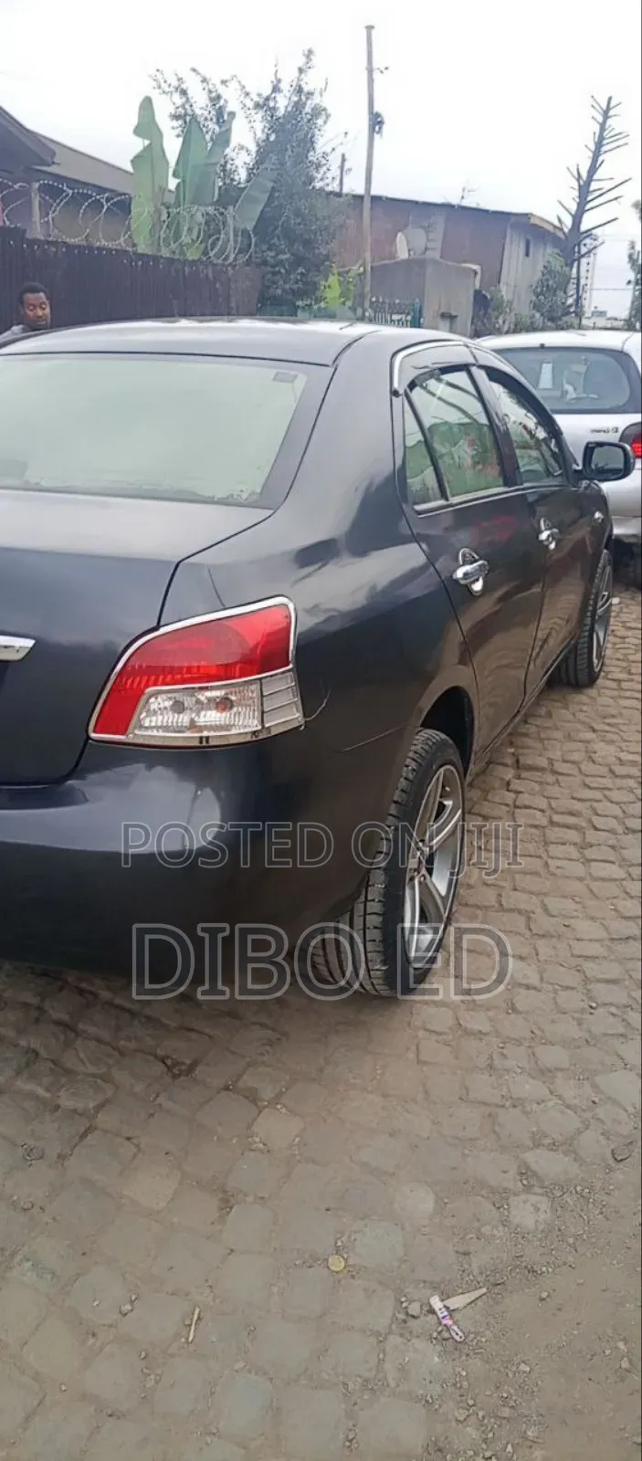 Toyota Yaris L Hatchback 5dr 2013 Black