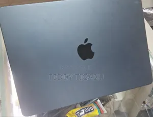 New Laptop Apple MacBook Air 2025 M4 13-inch 16GB Apple M4 SSD 256GB
