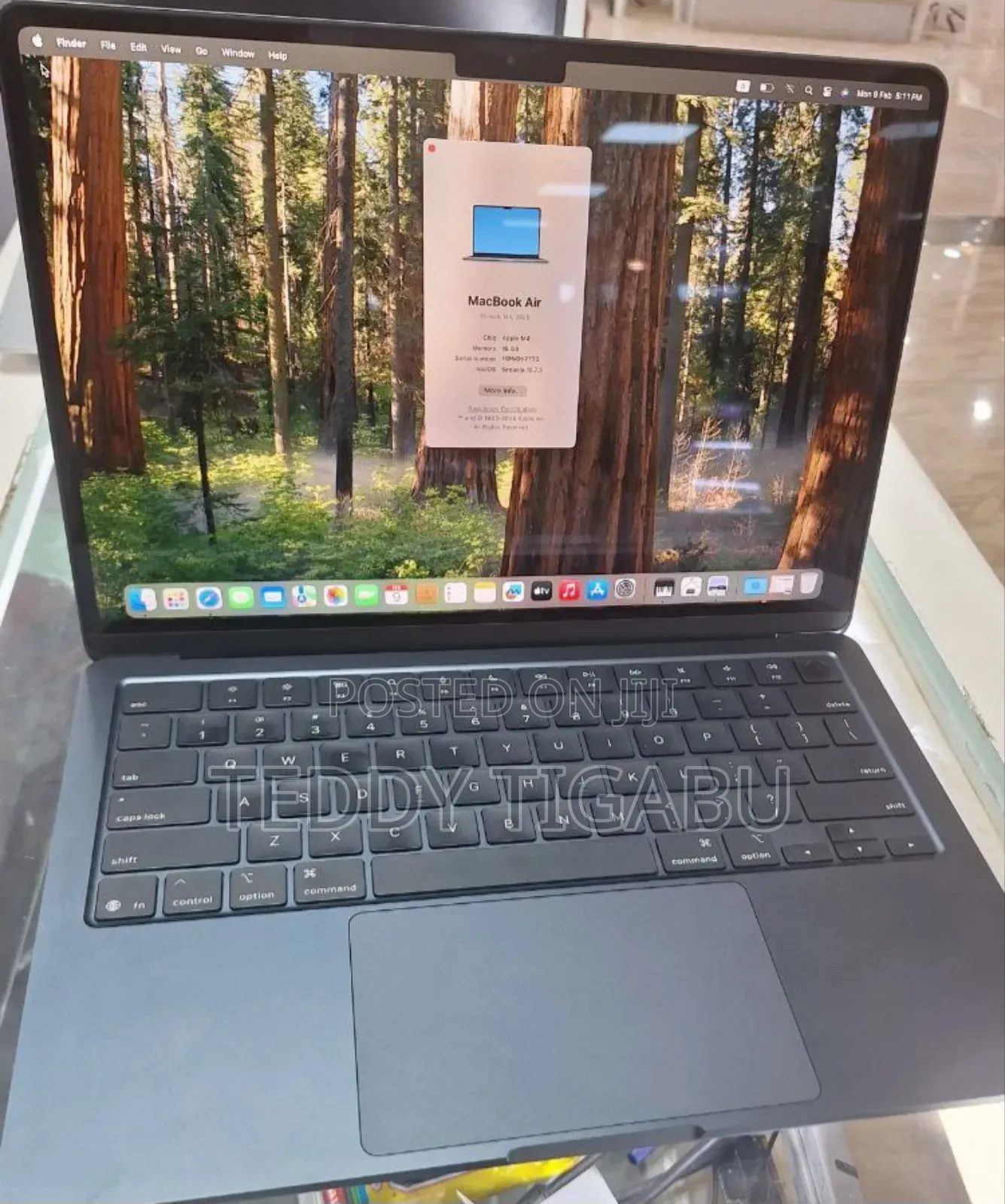 New Laptop Apple MacBook Air 2025 M4 13-inch 16GB Apple M4 SSD 256GB