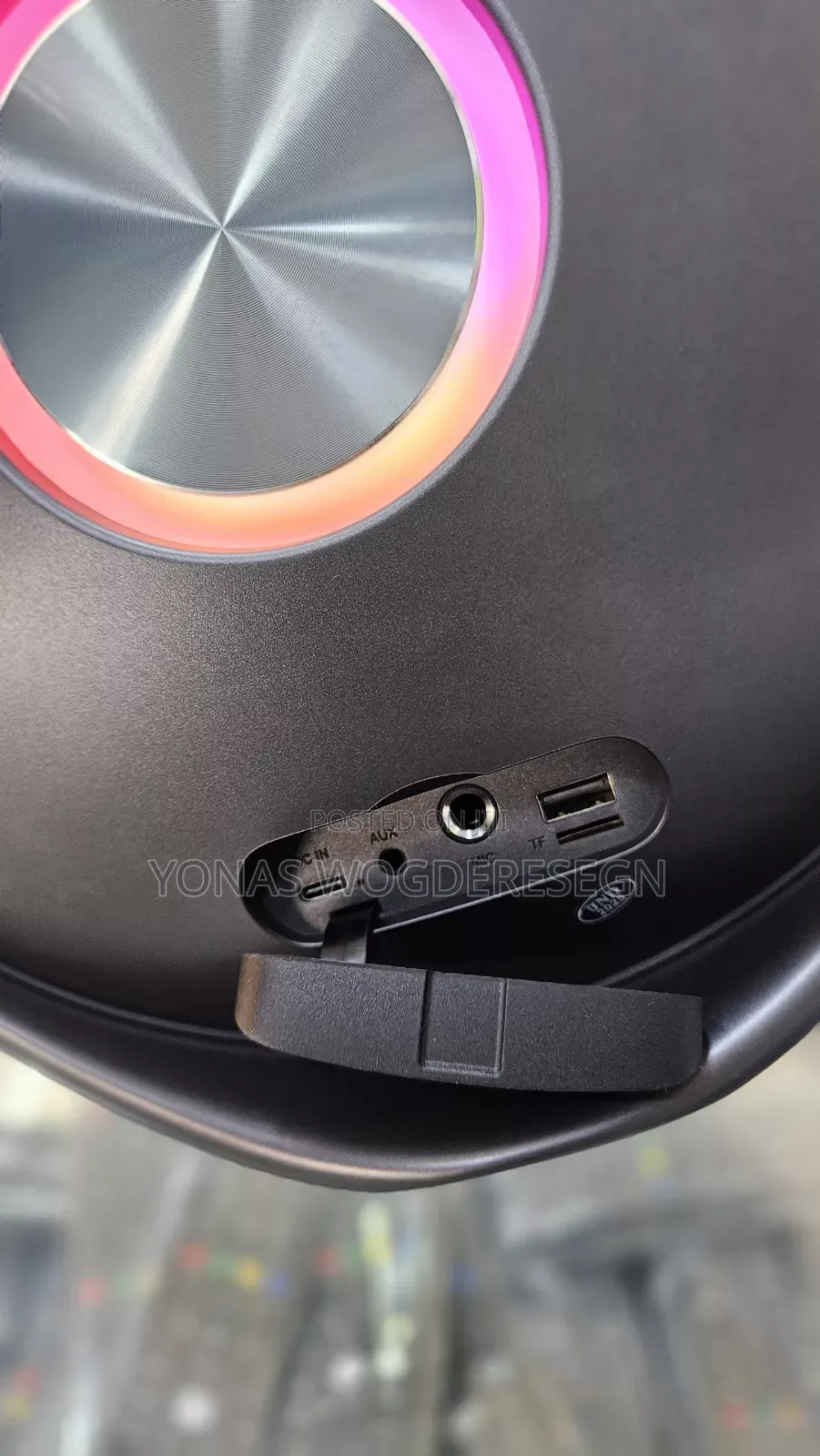 Lp19 Bluetooth Speaker – RGB Light 10000mah Battery