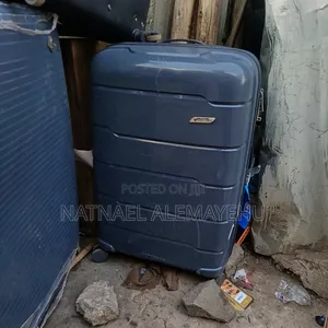 Follow Me Luggage Hard-Shell Rolling Suitcase 10,23,32,40