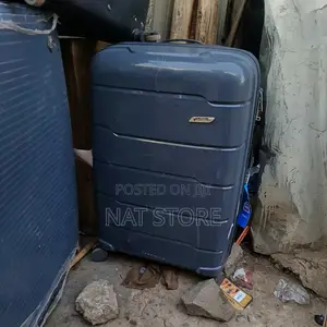 Follow Me Luggage Hard-Shell Rolling Suitcase 10,23,32,40