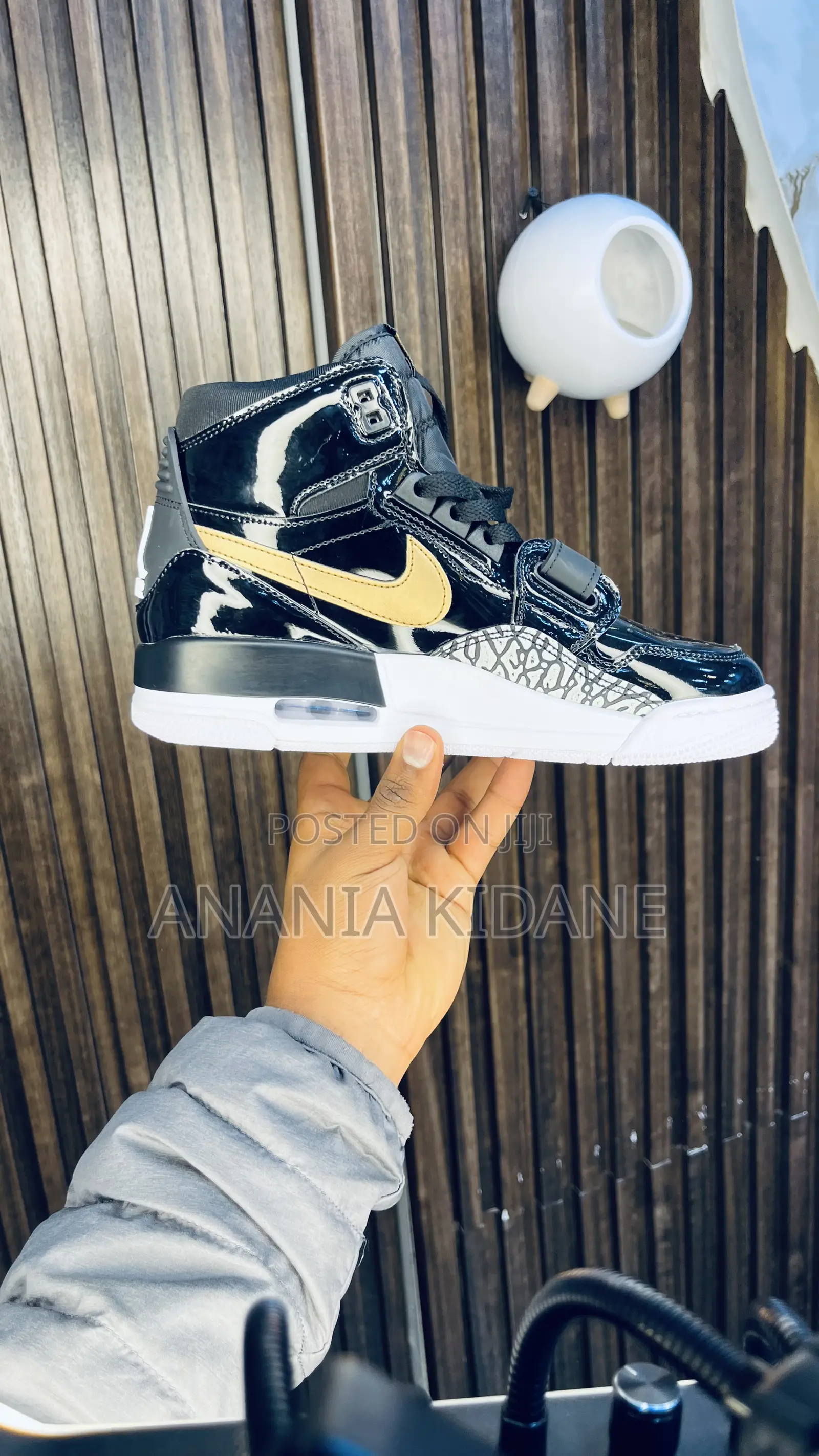 Black Metallic Gold Legacy 312 Air Jordan