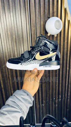 Black Metallic Gold Legacy 312 Air Jordan