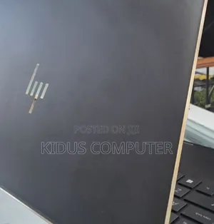 New Laptop HP Spectre 8GB Intel Core i5 SSD 512GB