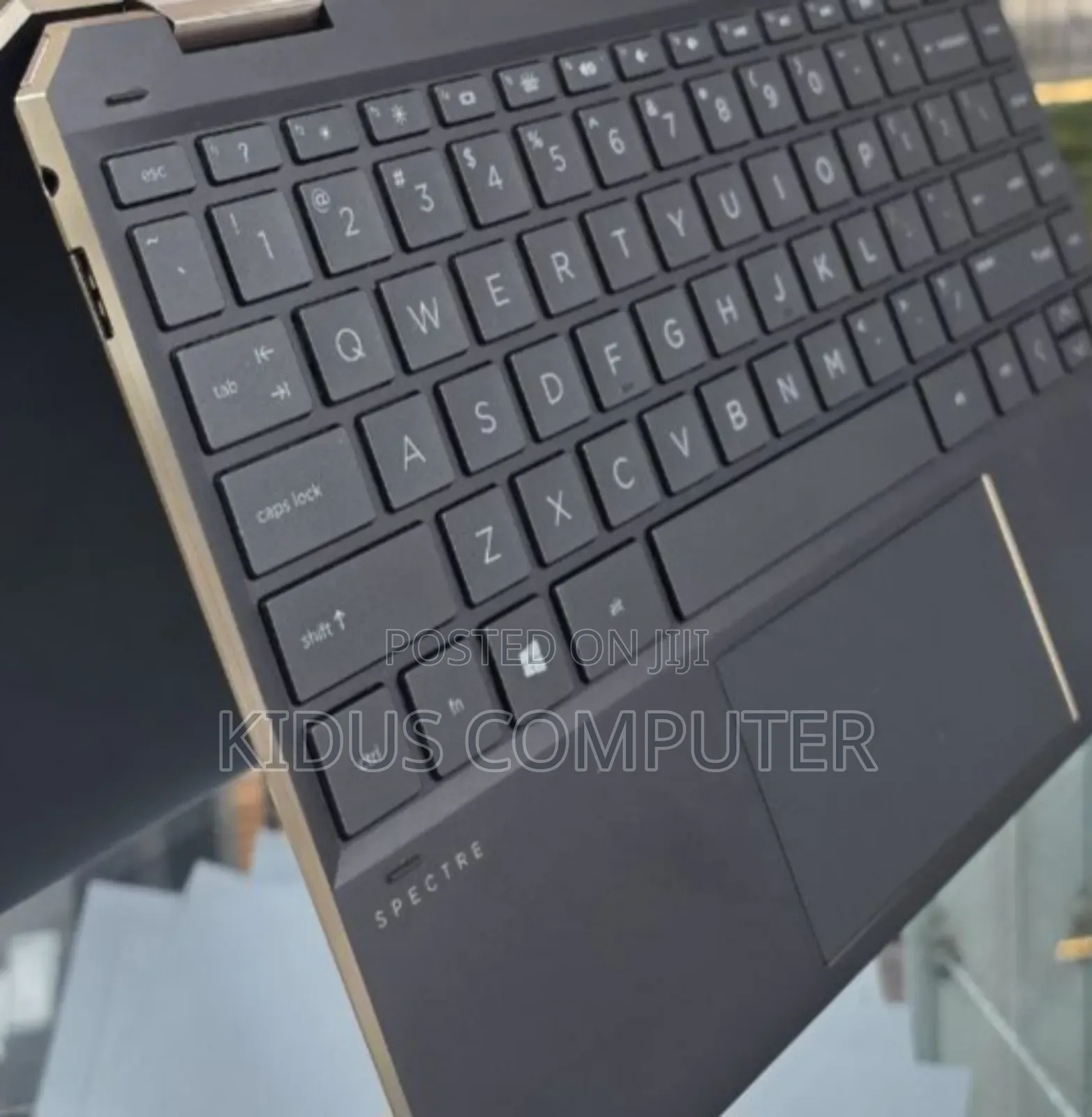 New Laptop HP Spectre 8GB Intel Core i5 SSD 512GB