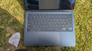 Laptop Apple MacBook Air 2022 M2 8GB Apple M2 HDD+SSD 256GB