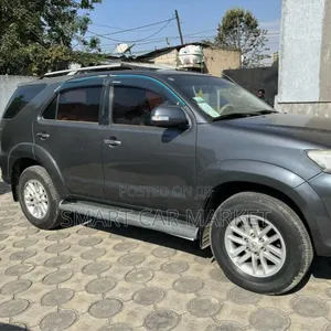 Toyota Fortuner 4.0 AWD 2013 Silver