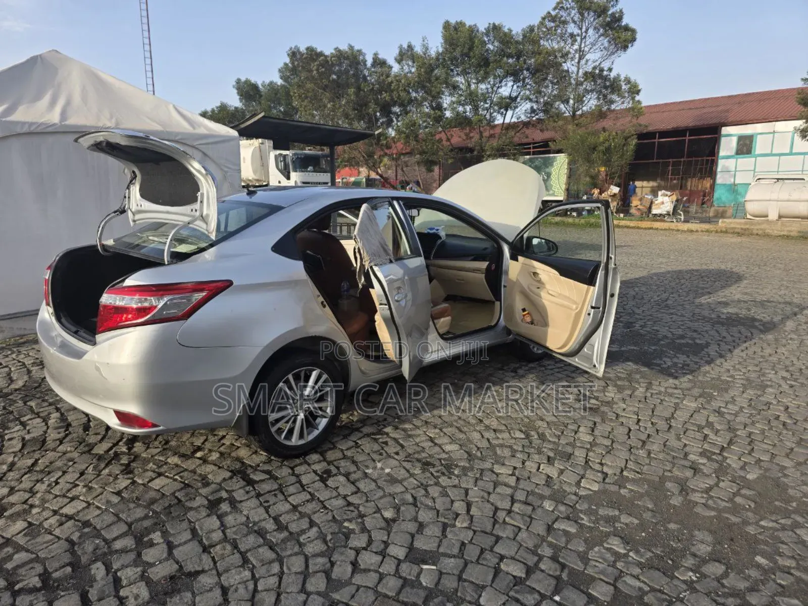 Toyota Yaris 2017 Silver