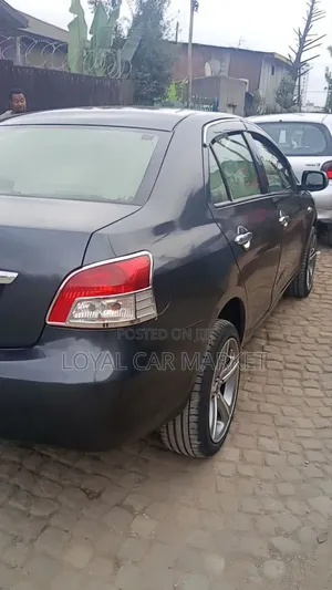 Toyota Yaris 2013 Blue