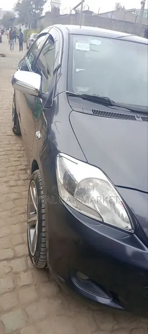 Toyota Yaris 2013 Blue