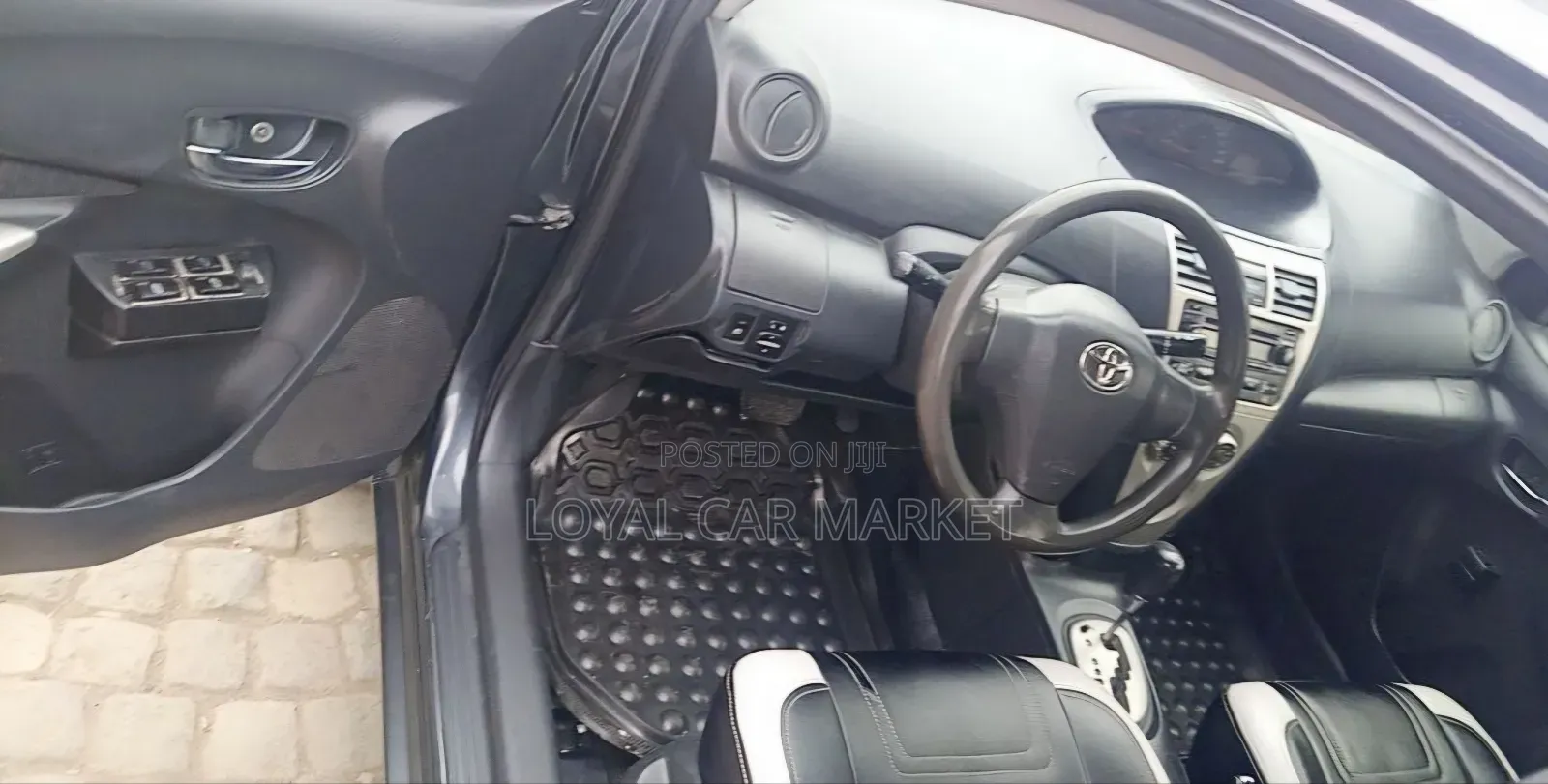 Toyota Yaris 2013 Blue