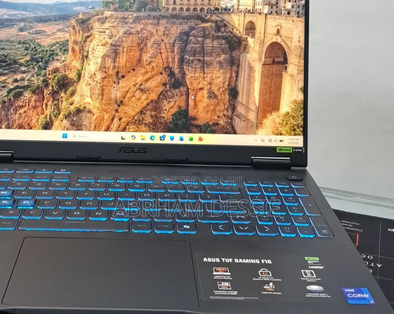 New Laptop Asus 32GB Intel Core i7 SSHD (Hybrid) 1T