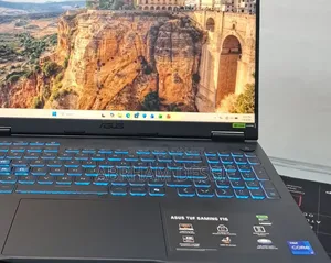 New Laptop Asus 32GB Intel Core i7 SSHD (Hybrid) 1T