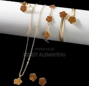 Van Cleef 6pcs Jewellery Set