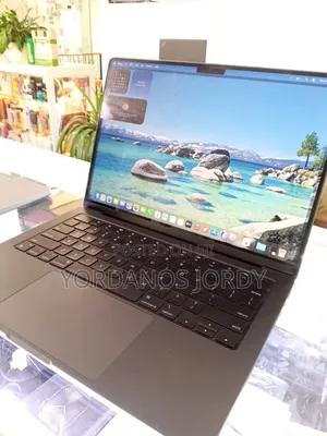 New Laptop Apple MacBook Pro 2023 M3 14-inch 18GB Apple M3 SSD 512GB