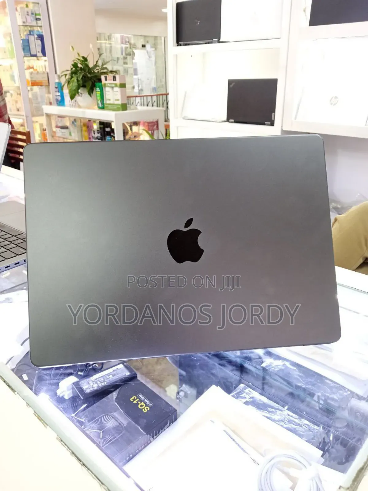 New Laptop Apple MacBook Pro 2023 M3 14-inch 18GB Apple M3 SSD 512GB