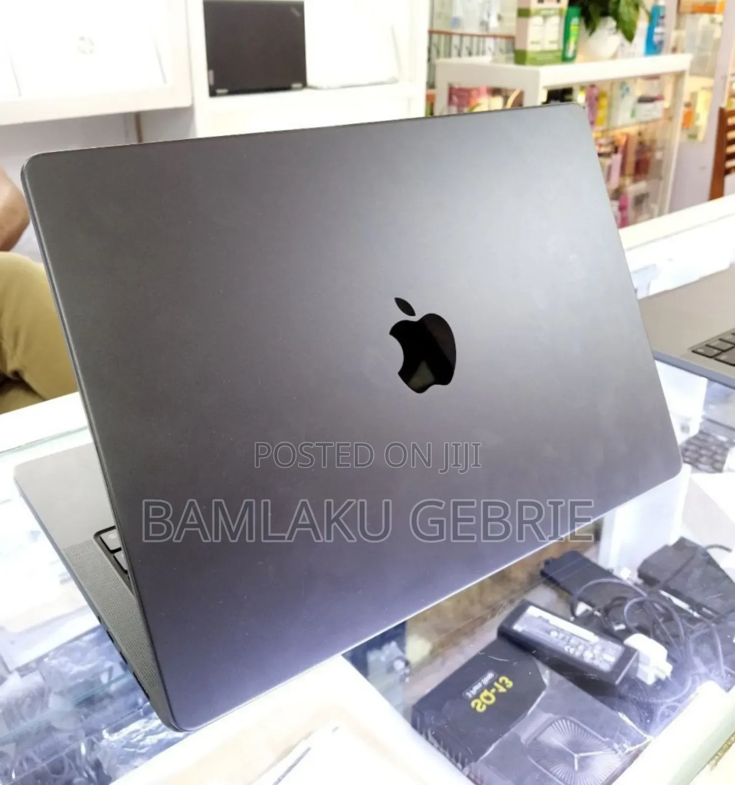 New Laptop Apple MacBook Pro 2023 M3 14-inch 18GB Apple M3 SSD 512GB