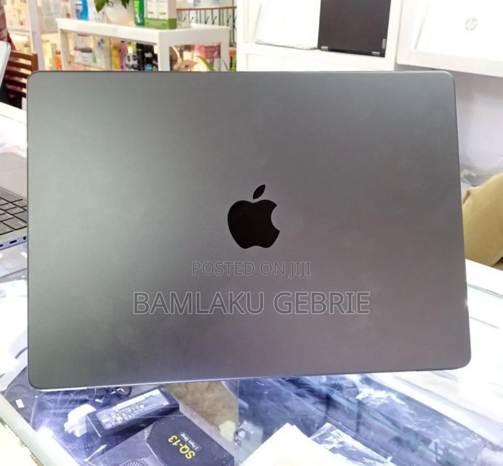 New Laptop Apple MacBook Pro 2023 M3 14-inch 18GB Apple M3 SSD 512GB