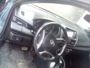 Toyota Yaris L Hatchback 5dr 2017 Blue