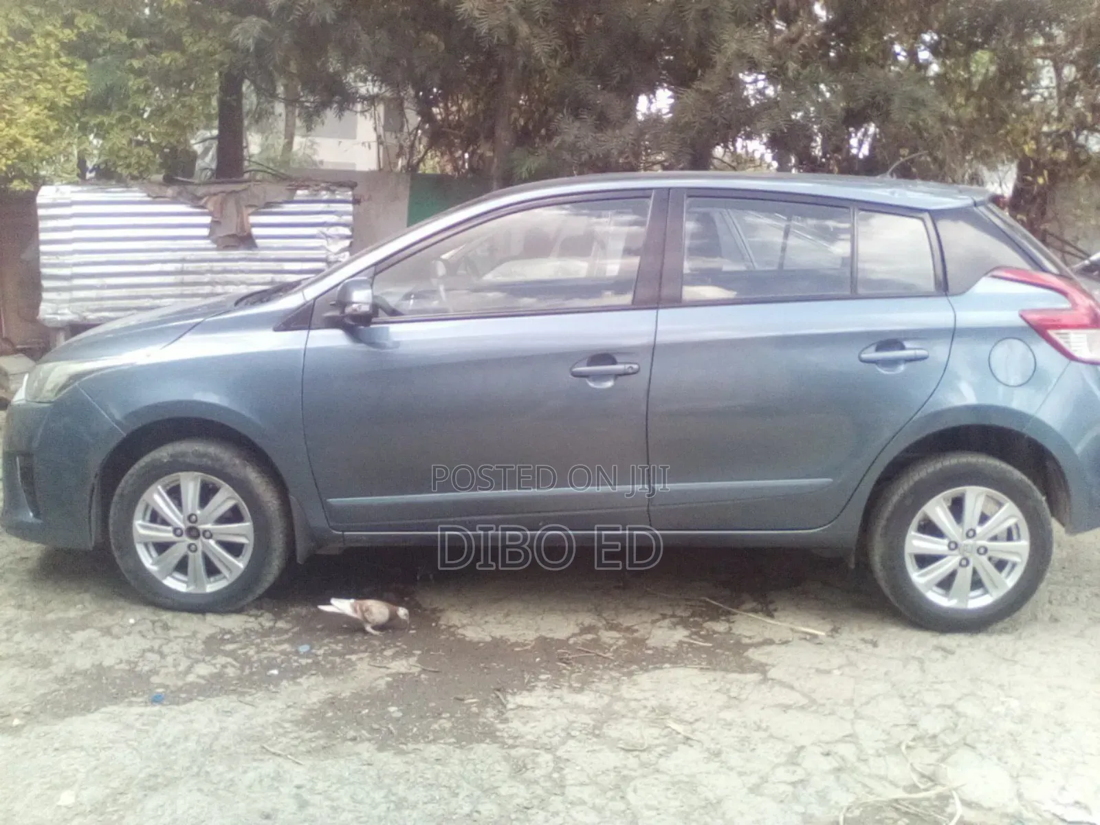 Toyota Yaris L Hatchback 5dr 2017 Blue
