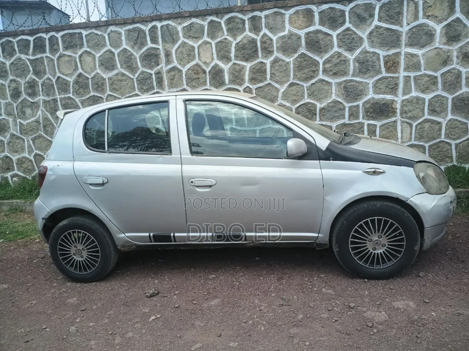 Toyota Vitz 2001 Silver