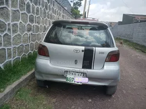 Toyota Vitz 2001 Silver
