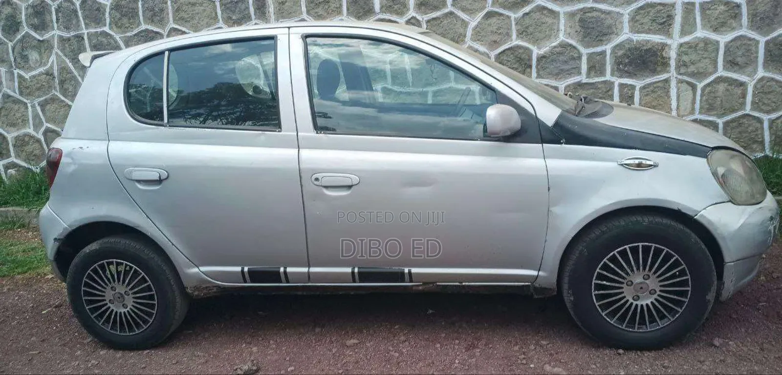 Toyota Vitz 2001 Silver