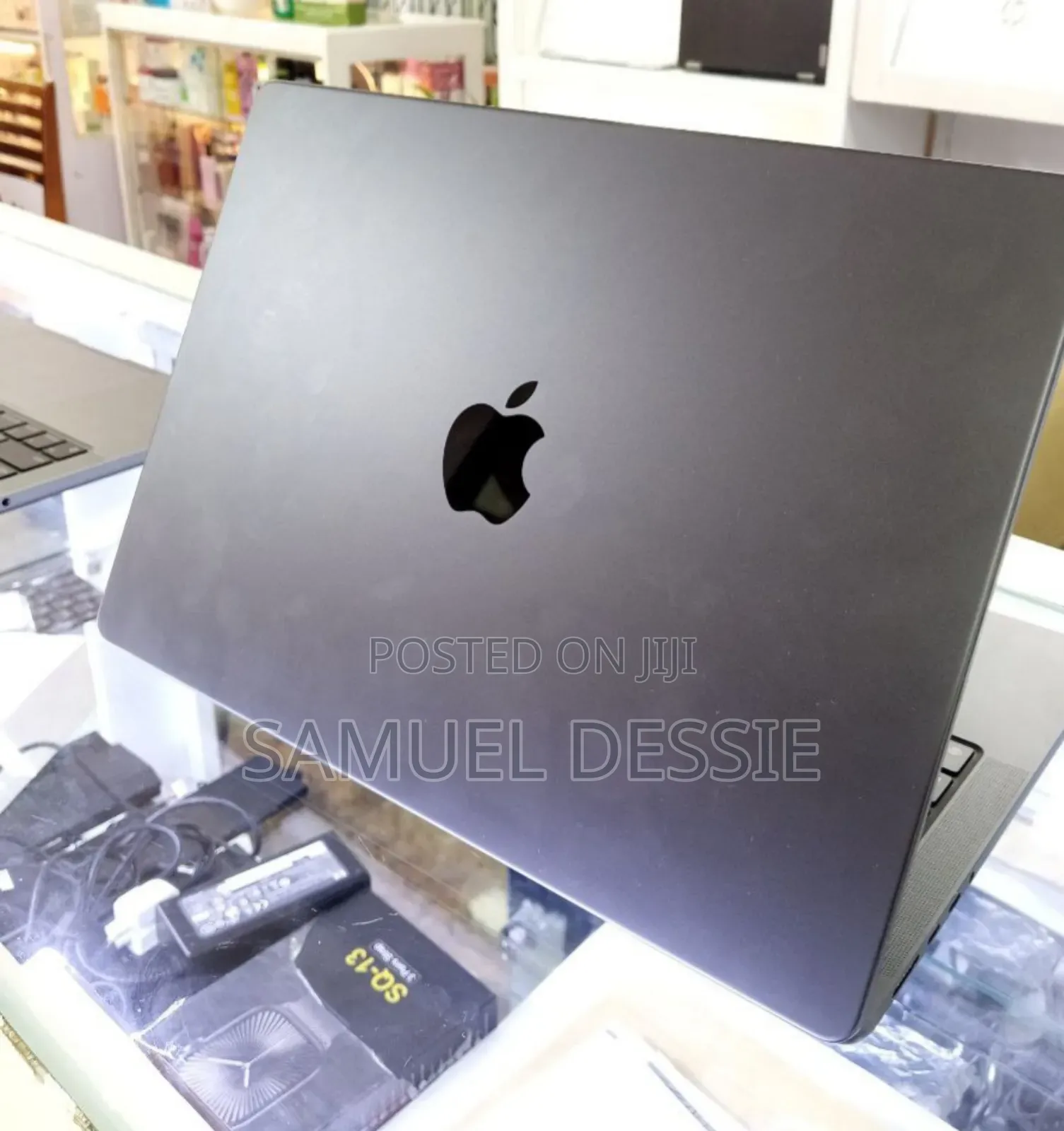 New Laptop Apple MacBook Pro 2023 M3 14-inch 18GB Apple M3 SSD 512GB