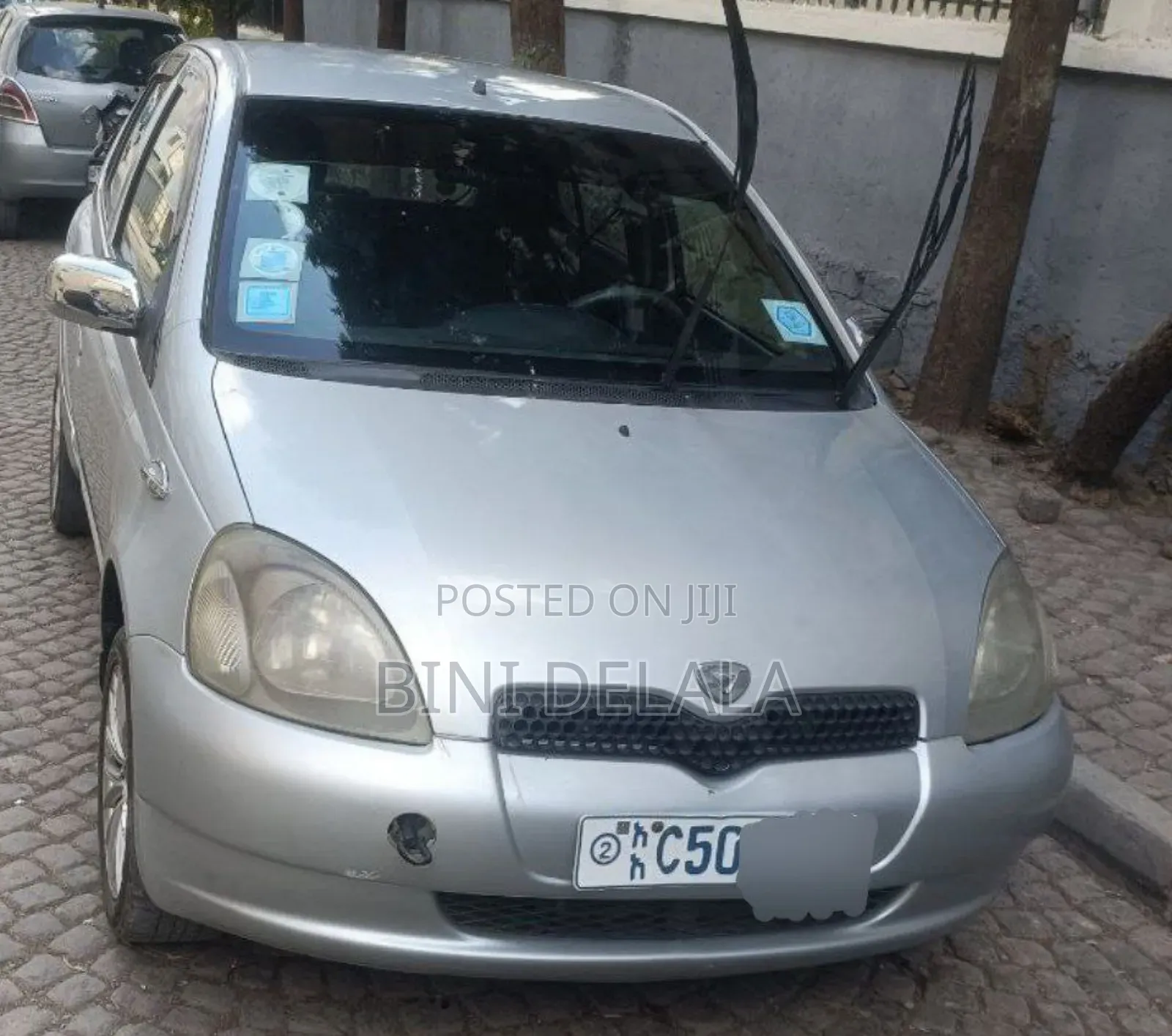 Toyota Vitz 2001 Silver