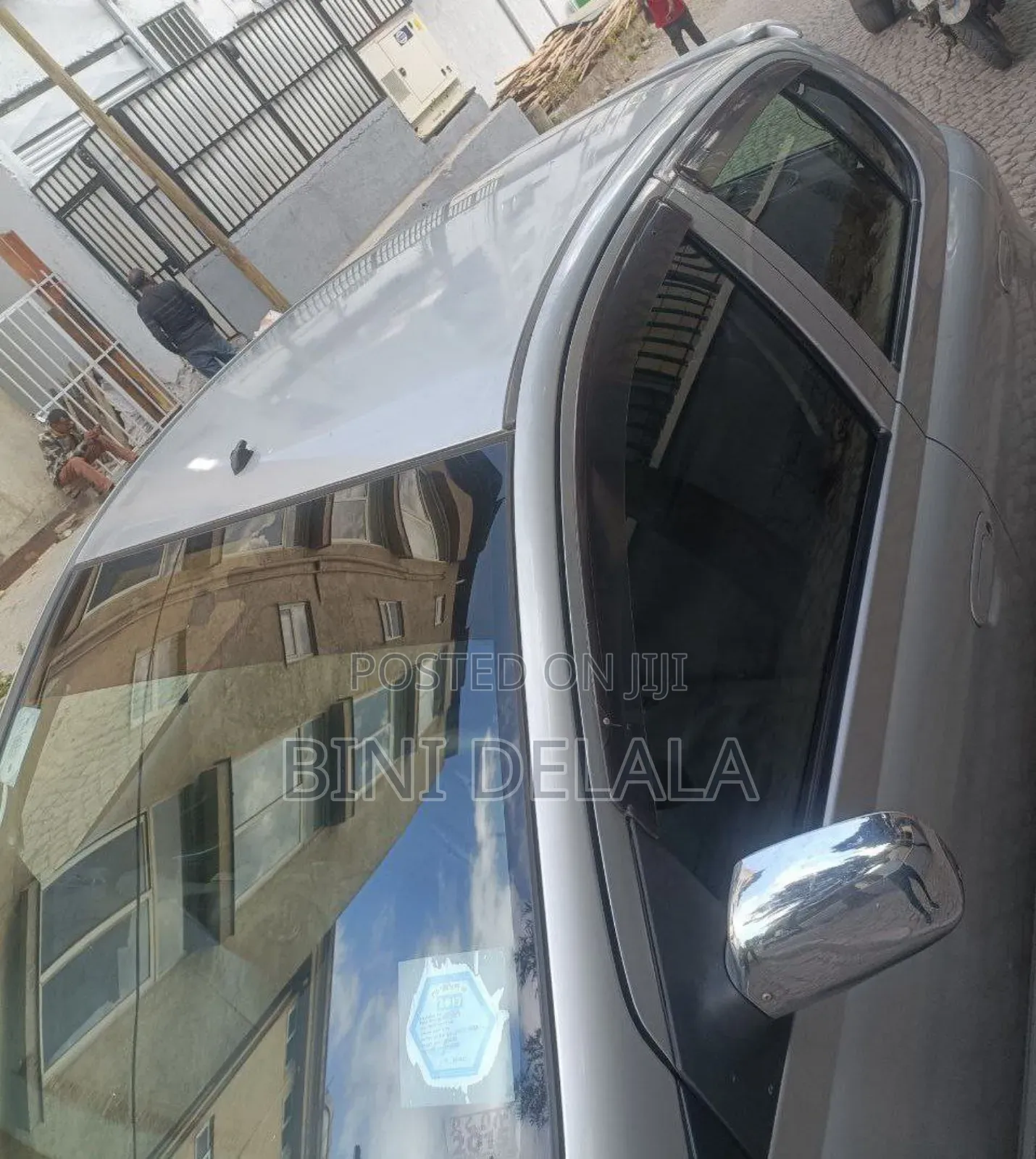 Toyota Vitz 2001 Silver