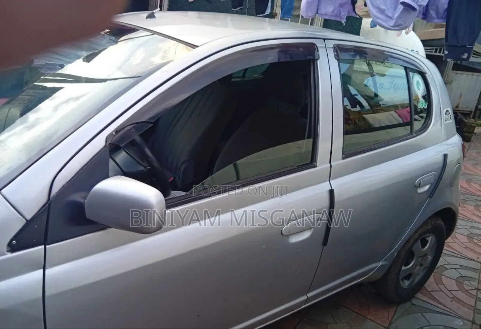 Toyota Vitz 2002 Silver