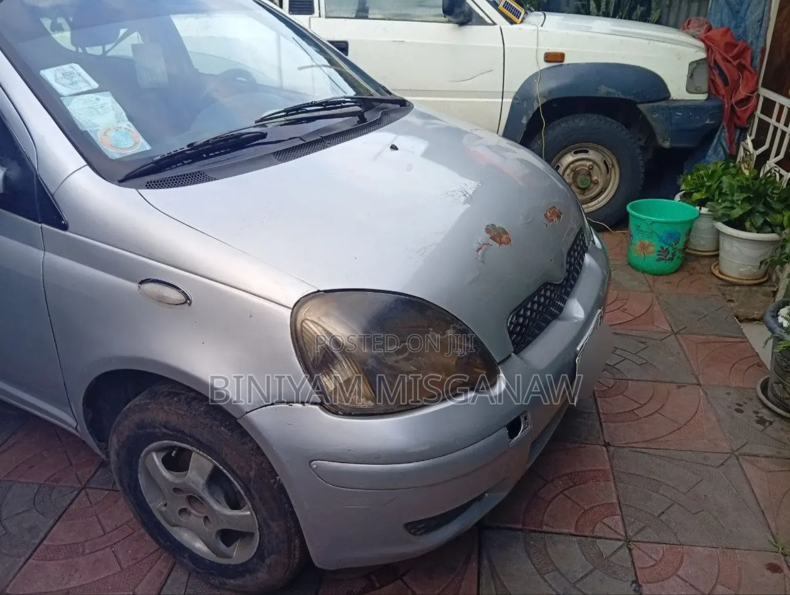 Toyota Vitz 2002 Silver